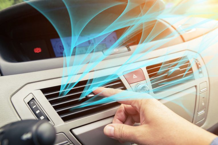 Precio de recargar el aire acondicionado del coche: descúbrelo aquí