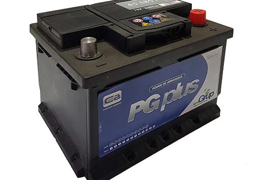 ¿Cuánto cuesta cambiar la batería de un coche? Precios y consejos