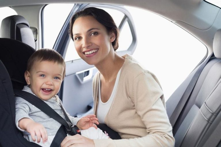 ¿Cuándo es seguro que un bebé viaje en coche?