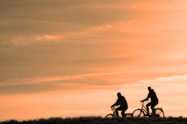 Consejos para conducir con precaución al transportar una bicicleta