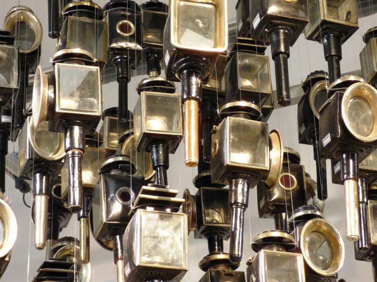 Por qué llevar bombillas de repuesto en el coche: precaución esencial