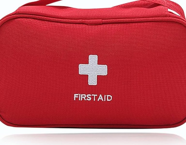 Llevar botiquín en el coche: normativa y recomendaciones