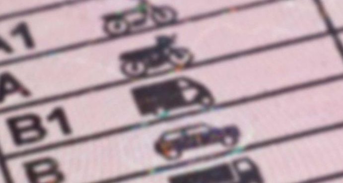 Multas y sanciones por carnet de conducir caducado en España