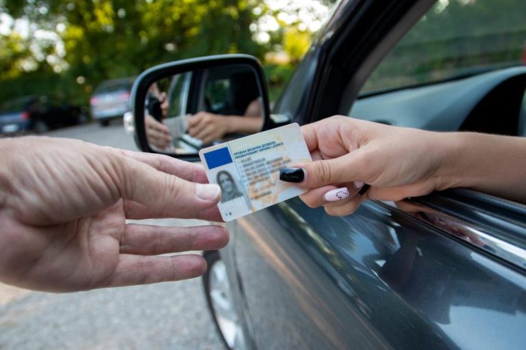 Renovación de carnet de conducir vencido: ¿Qué hacer mientras esperas?