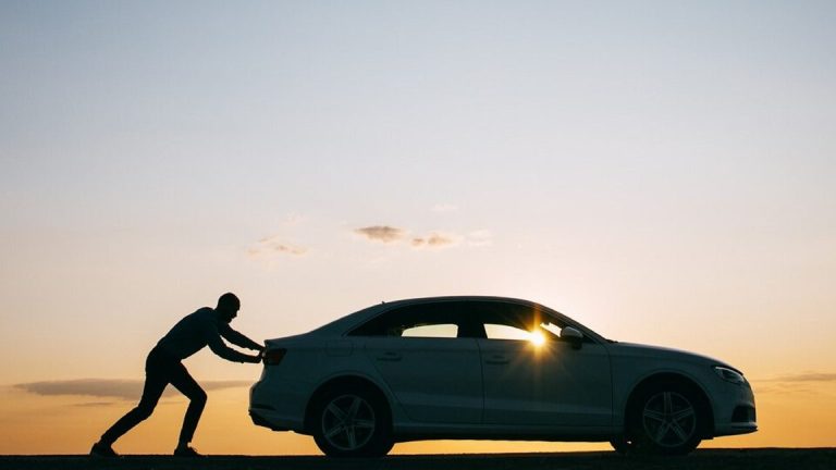Posibles causas y soluciones cuando tu coche no arranca