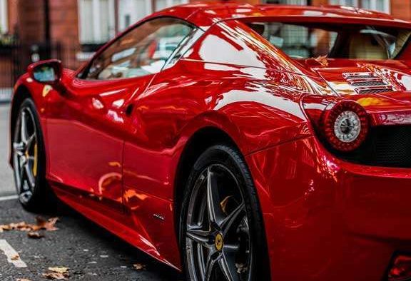 Vender un coche a alguien en el extranjero de manera segura y legal