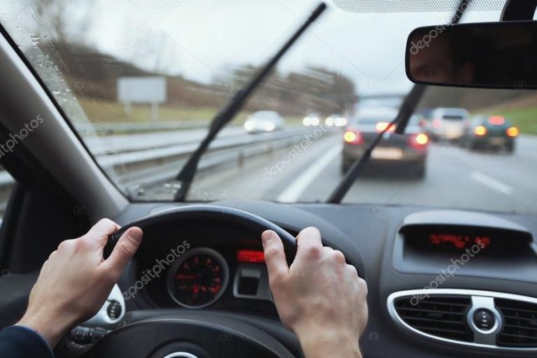 Consejos para conducir seguro en lluvia y baja visibilidad