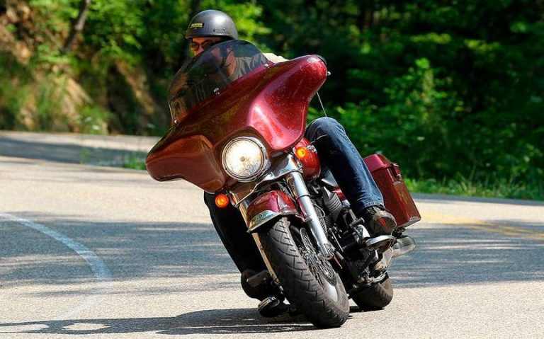 Obtén el carné de moto en España: Descubre tipos y requisitos ahora