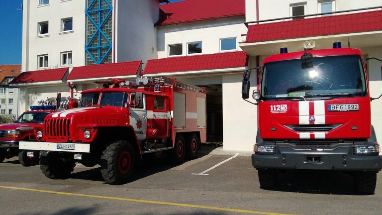 ¿Es obligatorio llevar extintor en el coche en España?