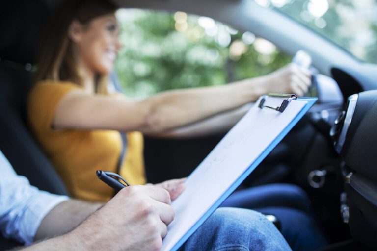 Protege tu tranquilidad: Sanciones por conducir sin carnet ni seguro