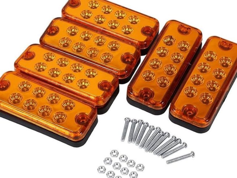 Importancia de luces de repuesto en el coche para tu seguridad vial