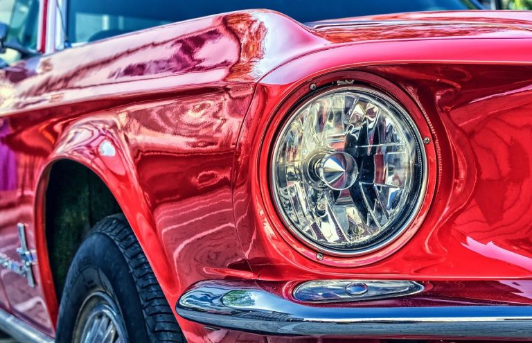 Revisión de partes del coche para evitar problemas en la carretera