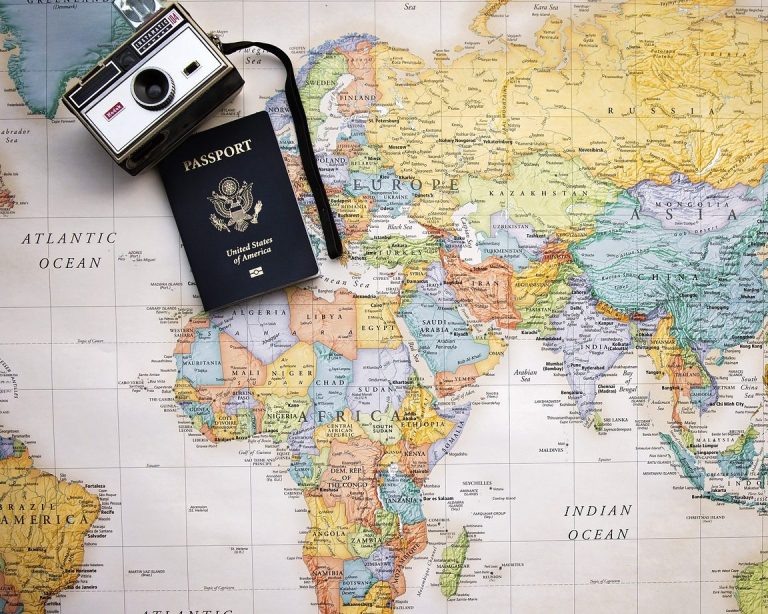 Conducir en el extranjero: requisitos y trámites para españoles