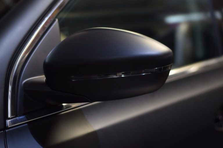 Guía para obtener la pegatina del coche: trámites y requisitos