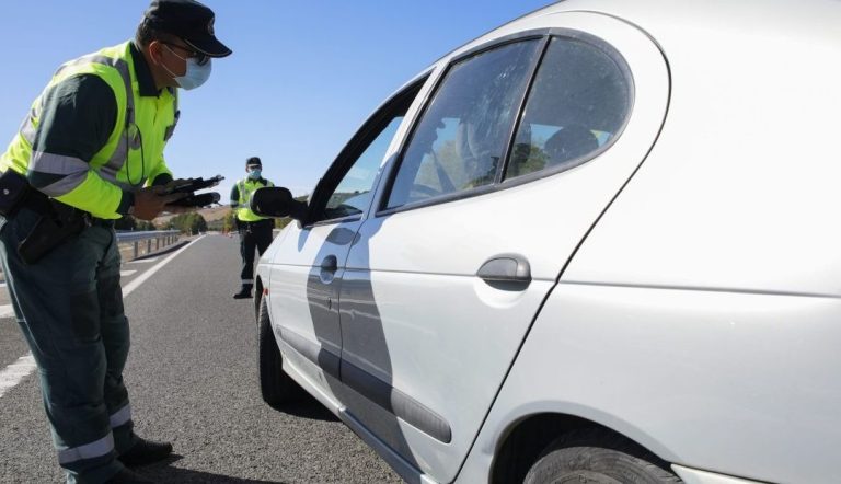 La legalidad de las pegatinas reflectantes en el coche: lo esencial