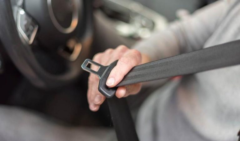 ¿A qué edad se puede prescindir de la silla en el coche?