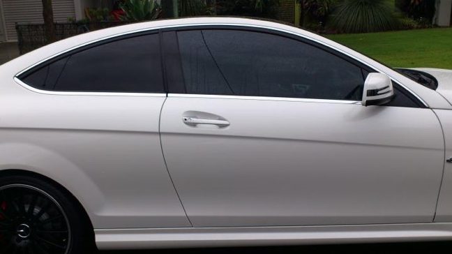 ¿Es legal tintar los cristales del coche? Todo lo que debes saber